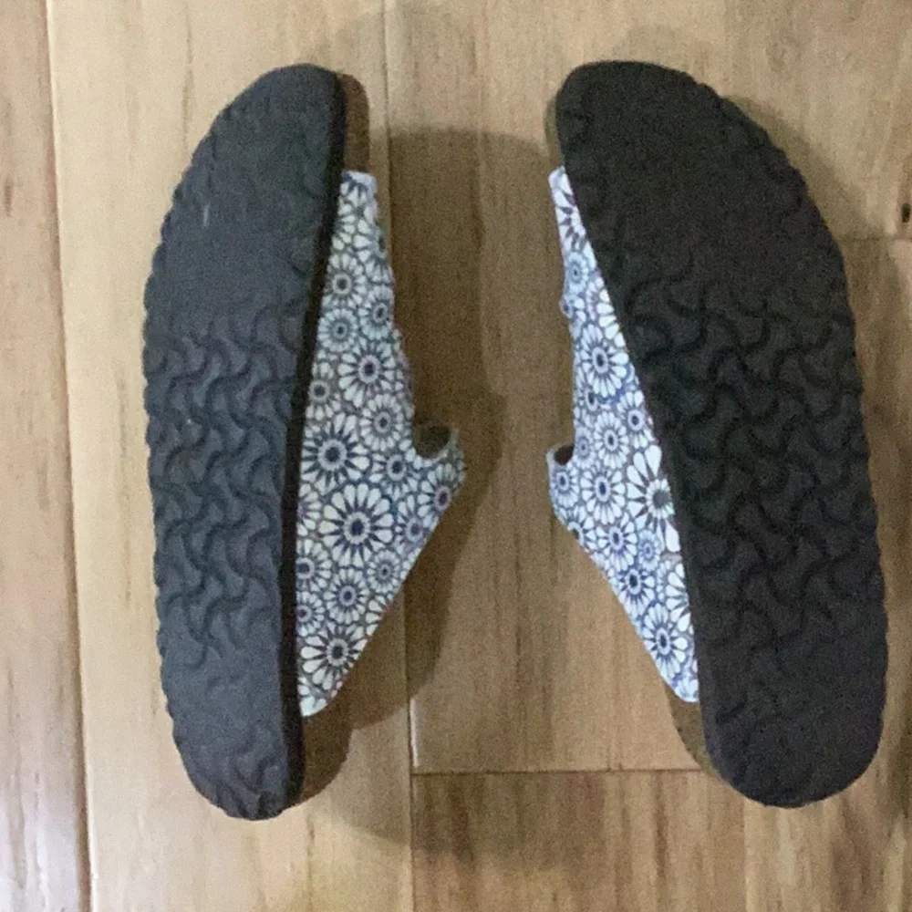 Papillio sandals 39 narrow used but still awesome… 3 strap adjustable sandal - Picture 2 of 3